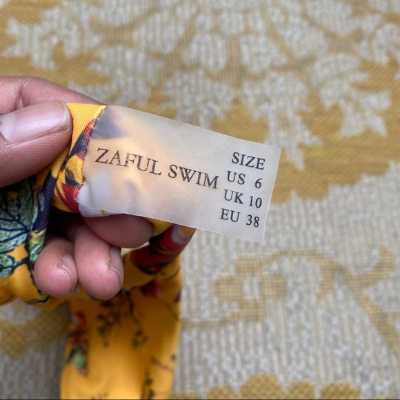 Yellow floral cheeky bottoms - Picture 2 of 2